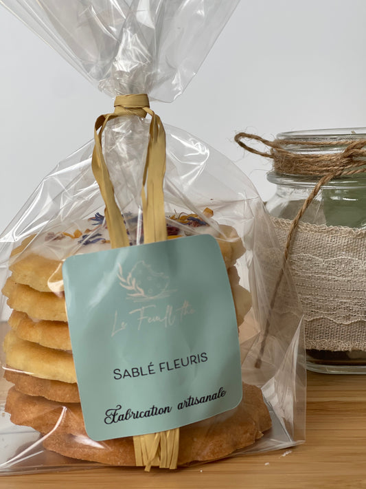 🍪 Biscuits Sablés Vanille – Glaçage Royal & Fleurs Séchées (200 g)